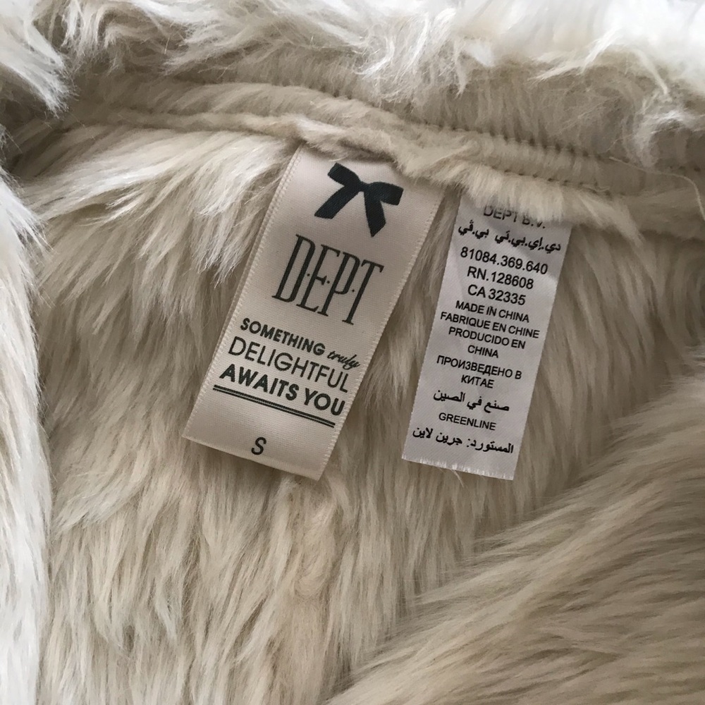 Fur Vest - Picture 2 of 5